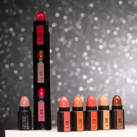 LipsUp 5 - 5 in 1 Lipstick - Transforms Your Lips